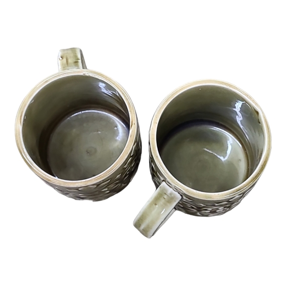 Retro 70s Olive Green Pottery Coffee Mug Raised Floral Leaves🍃 -Japan Set of 2 - Picture 5 of 7